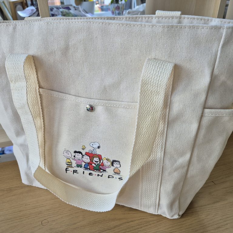 Snoopy & Friends Large Canvas Tote Bag – Stylish & Spacious Everyday Bag