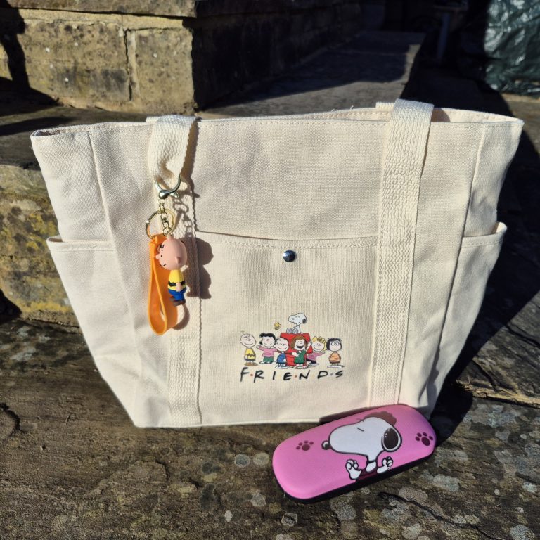 Snoopy & Friends Large Canvas Tote Bag – Stylish & Spacious Everyday Bag