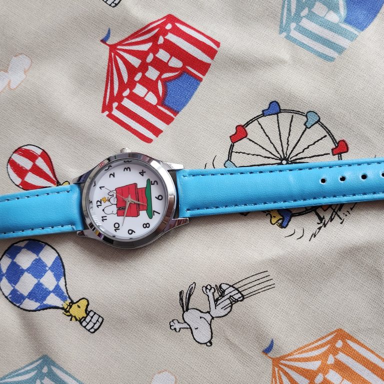 Snoopy Watch – Snoopy on Kennel