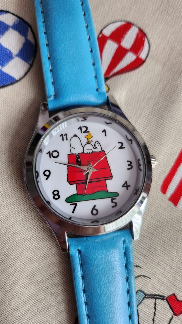Snoopy Watch - Snoopy on Kennel