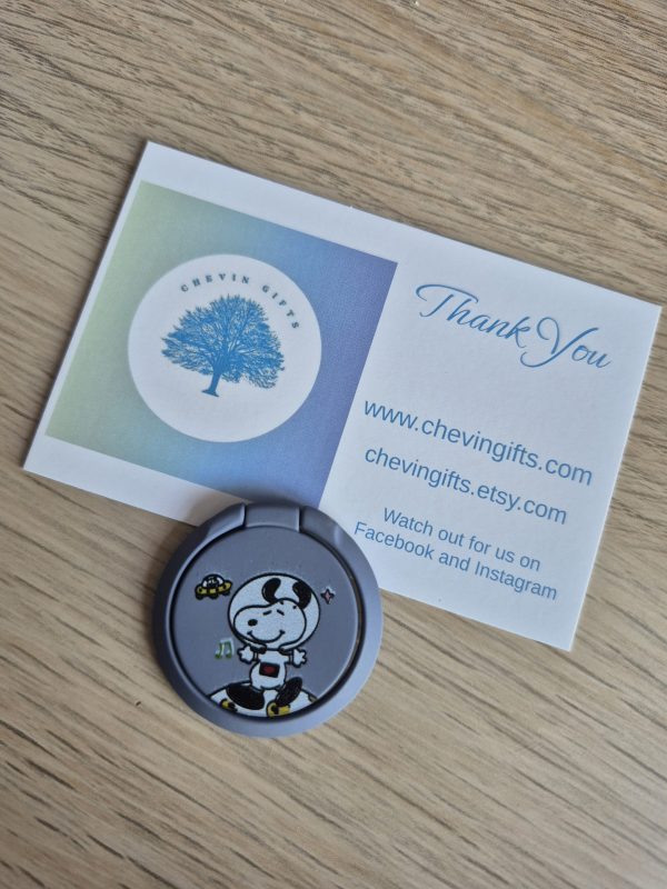 📱 Keep Your Phone Secure and Stylish with the Adorable Snoopy Phone Ring! - Image 2