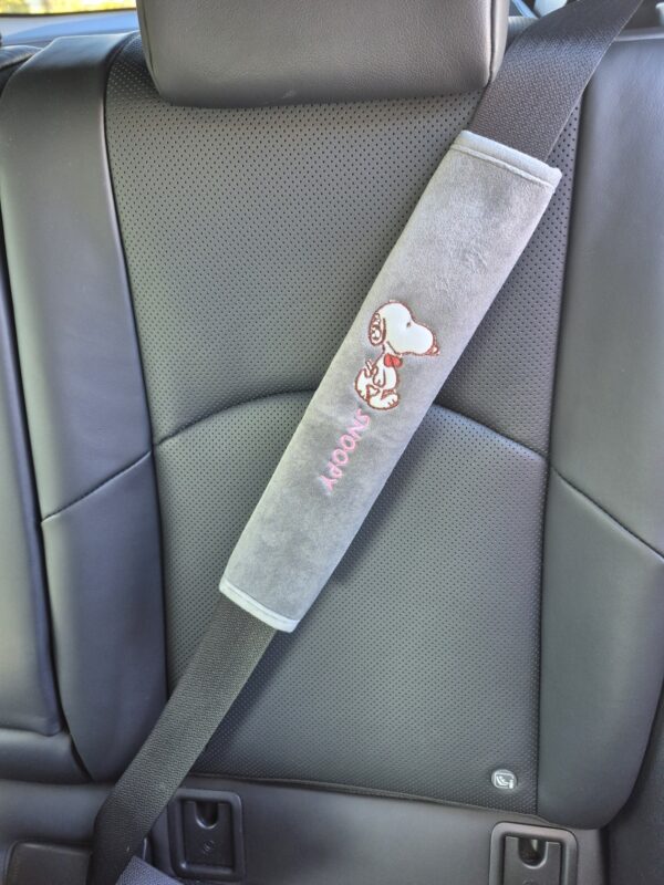 Grey Velour Snoopy Seat Belt Cover – Soft, Cute & Comfortable