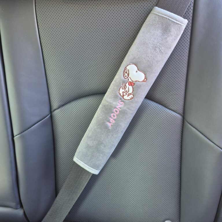 Grey Velour Snoopy Seat Belt Cover – Soft, Cute & Comfortable