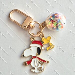 Snoopy Christmas Keychain – Festive Metal Keychain with Woodstock & Star Bauble