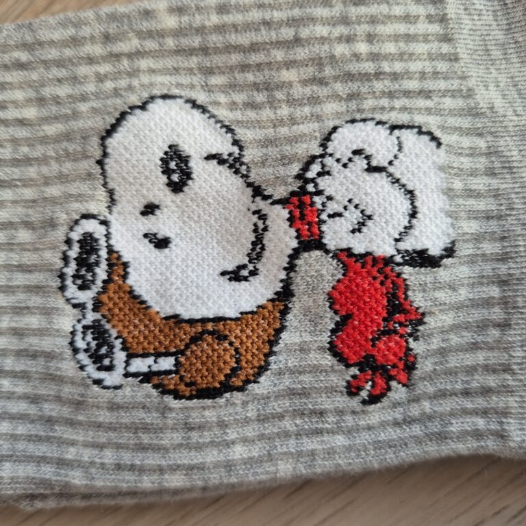 Flying Snoopy Sport Socks – Grey