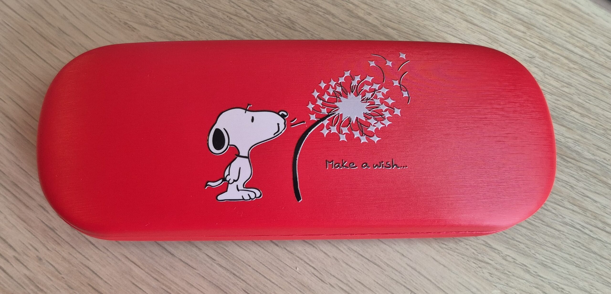 Snoopy Glasses Case (Blowing Puffball)