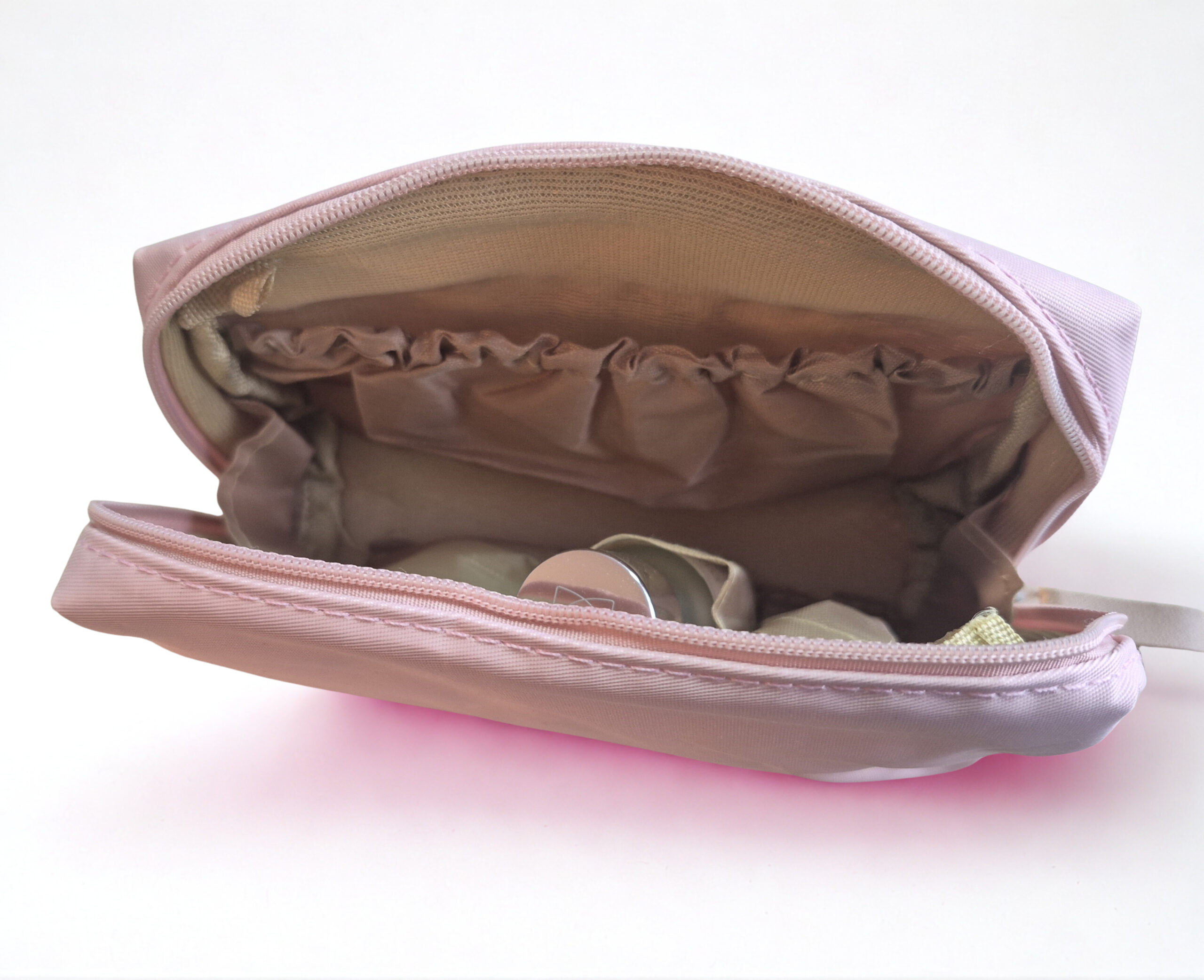 Snoopy “Dream in Color” Waterproof Makeup Purse - Image 4